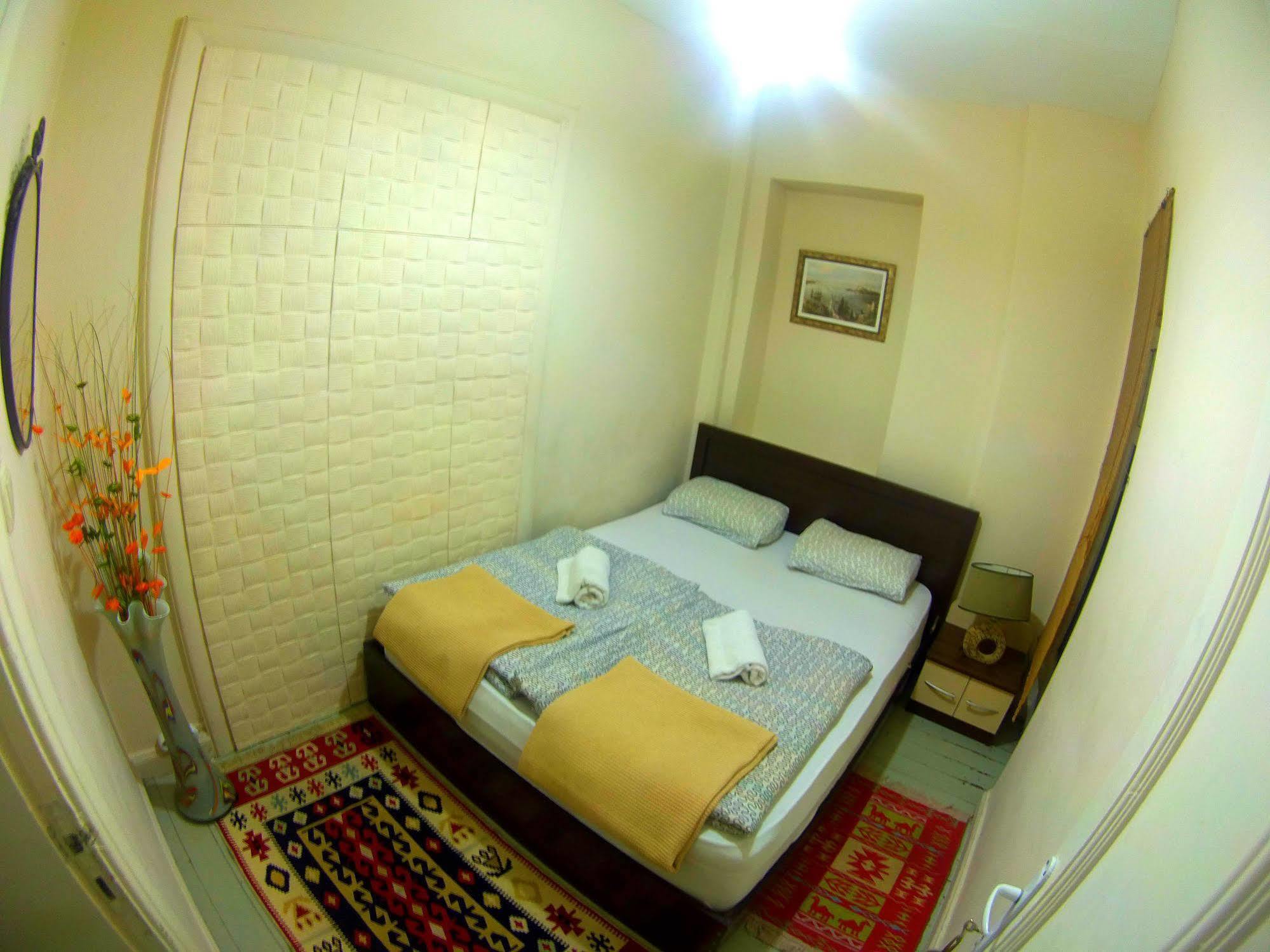 Levanten Hostel Istanboel Buitenkant foto