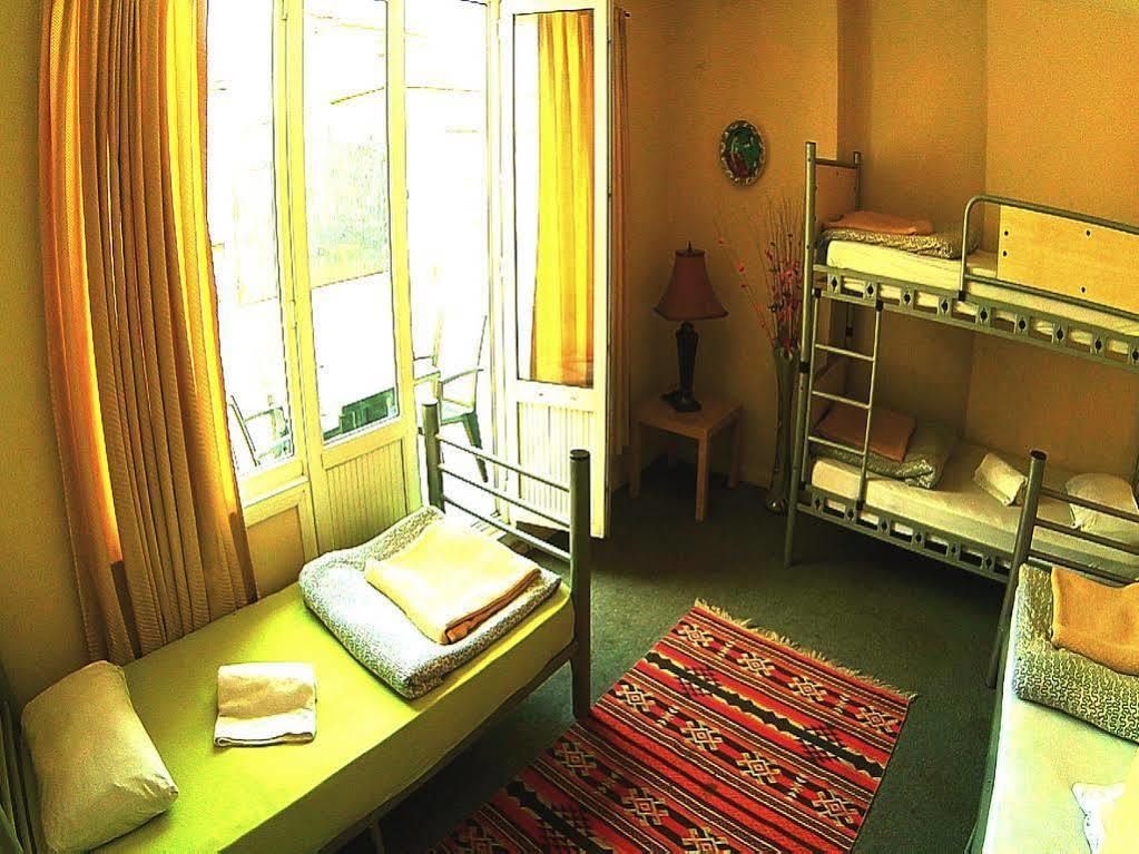 Levanten Hostel Istanboel Buitenkant foto