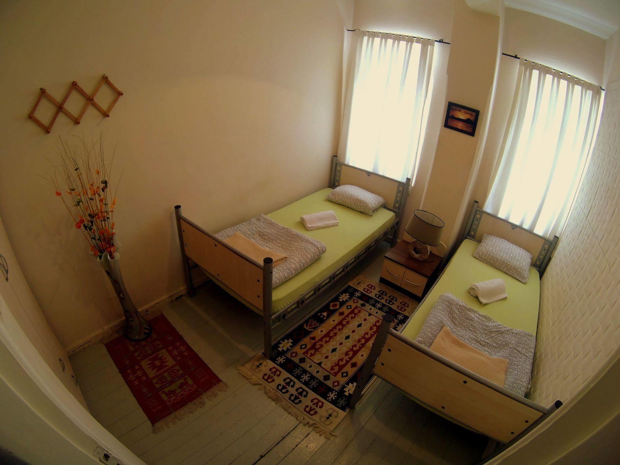Levanten Hostel Istanboel Buitenkant foto
