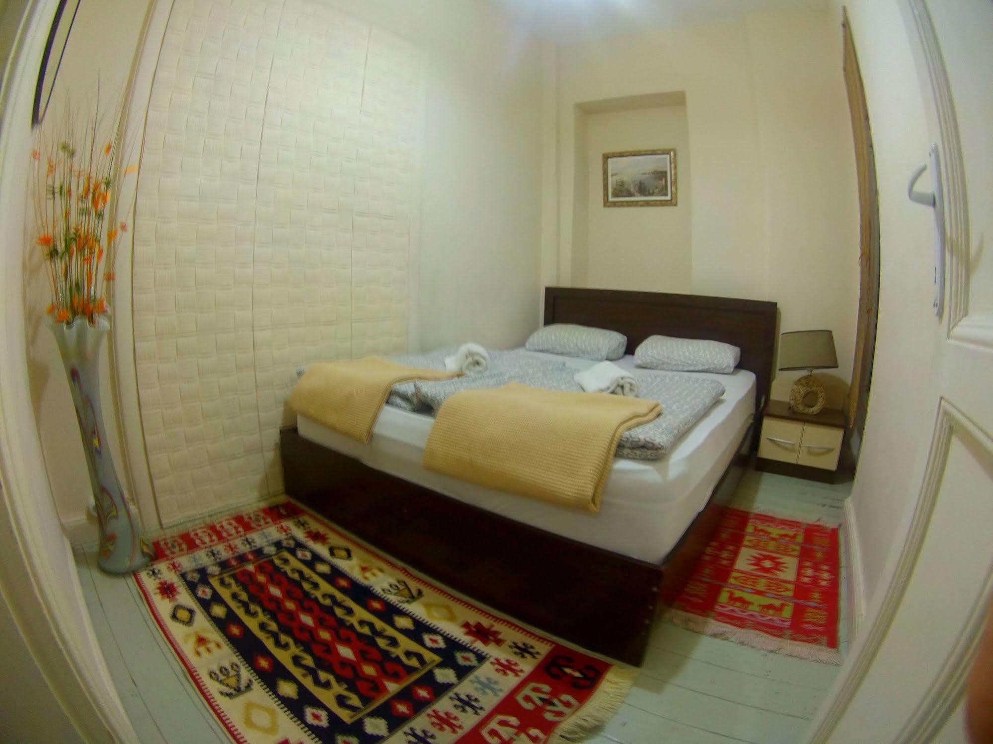 Levanten Hostel Istanboel Buitenkant foto
