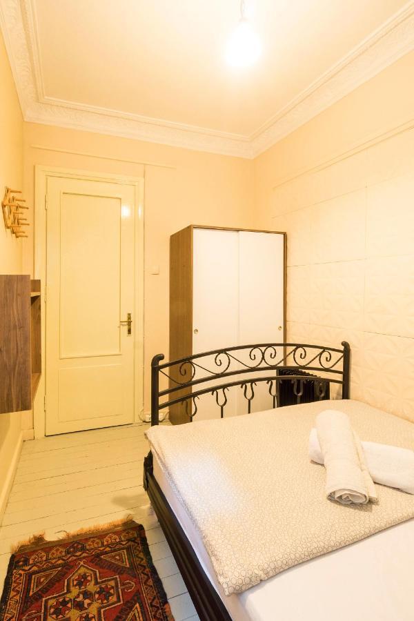 Levanten Hostel Istanboel Buitenkant foto
