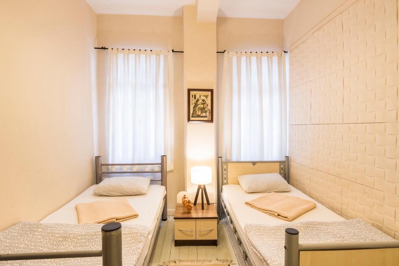 Levanten Hostel Istanboel Buitenkant foto