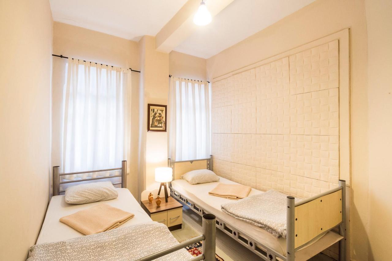 Levanten Hostel Istanboel Buitenkant foto